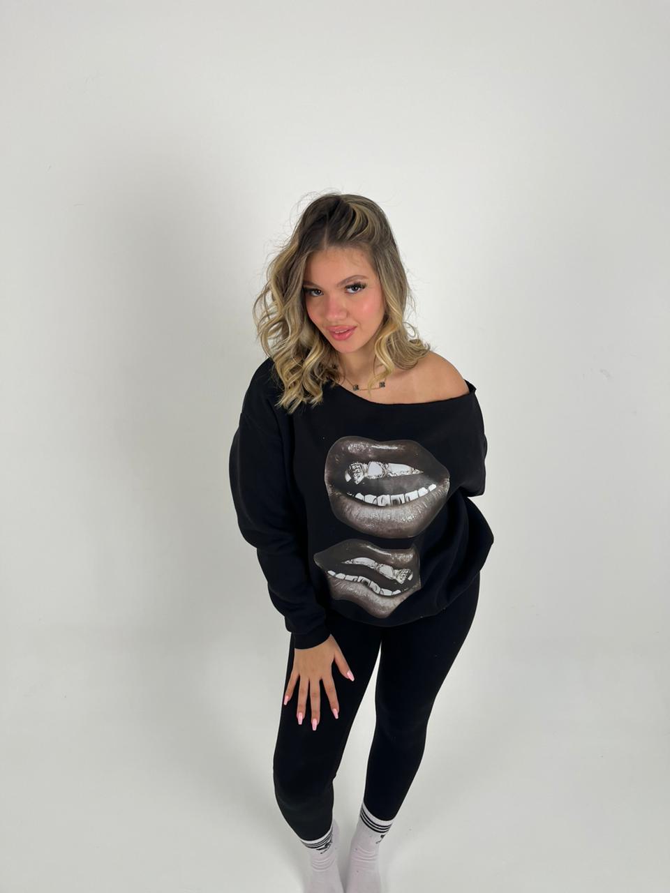 Black lips shoulder hoodie