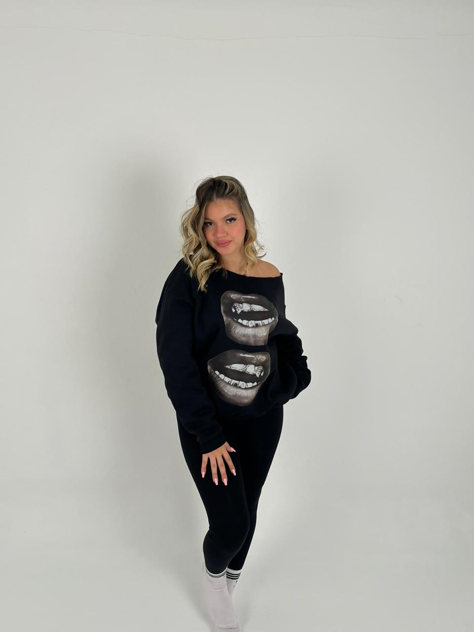 Black lips shoulder hoodie